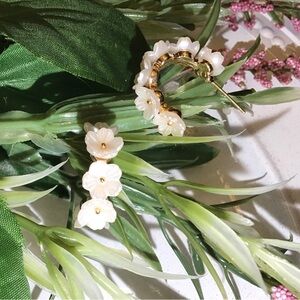 #236 White Flowers Hoops